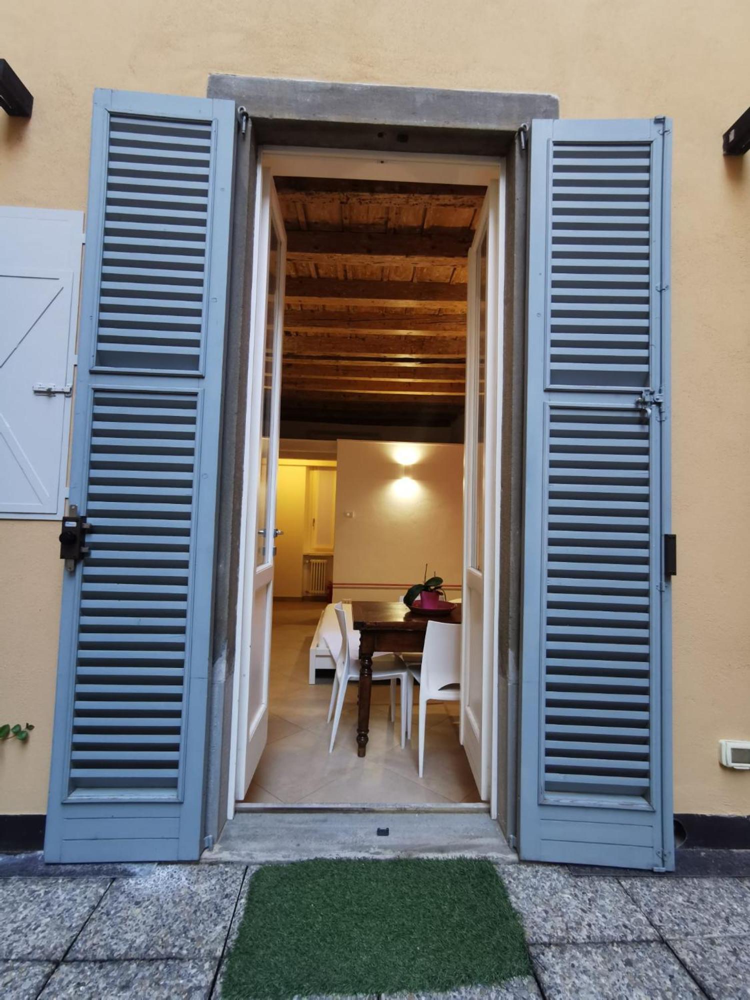 Flora Inn, Super Sweet Studio - Centro Bergamo Exterior foto